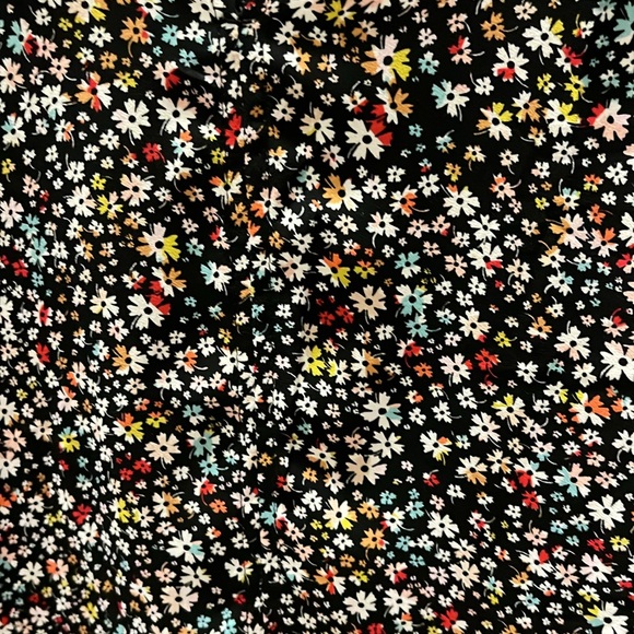 Flower patterned high/low sleeveless blouse from Loft. Size L. - Picture 2 of 5